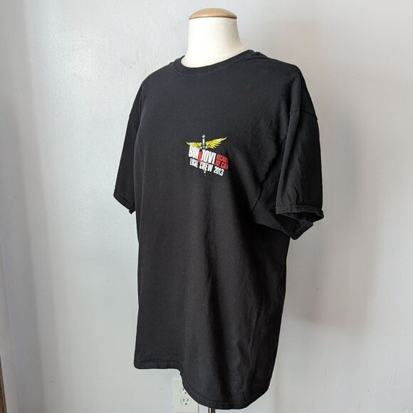 Bon Jovi Because We Can 2013 Tour Local Crew T-shirt Size XL - Picture 1 of 5